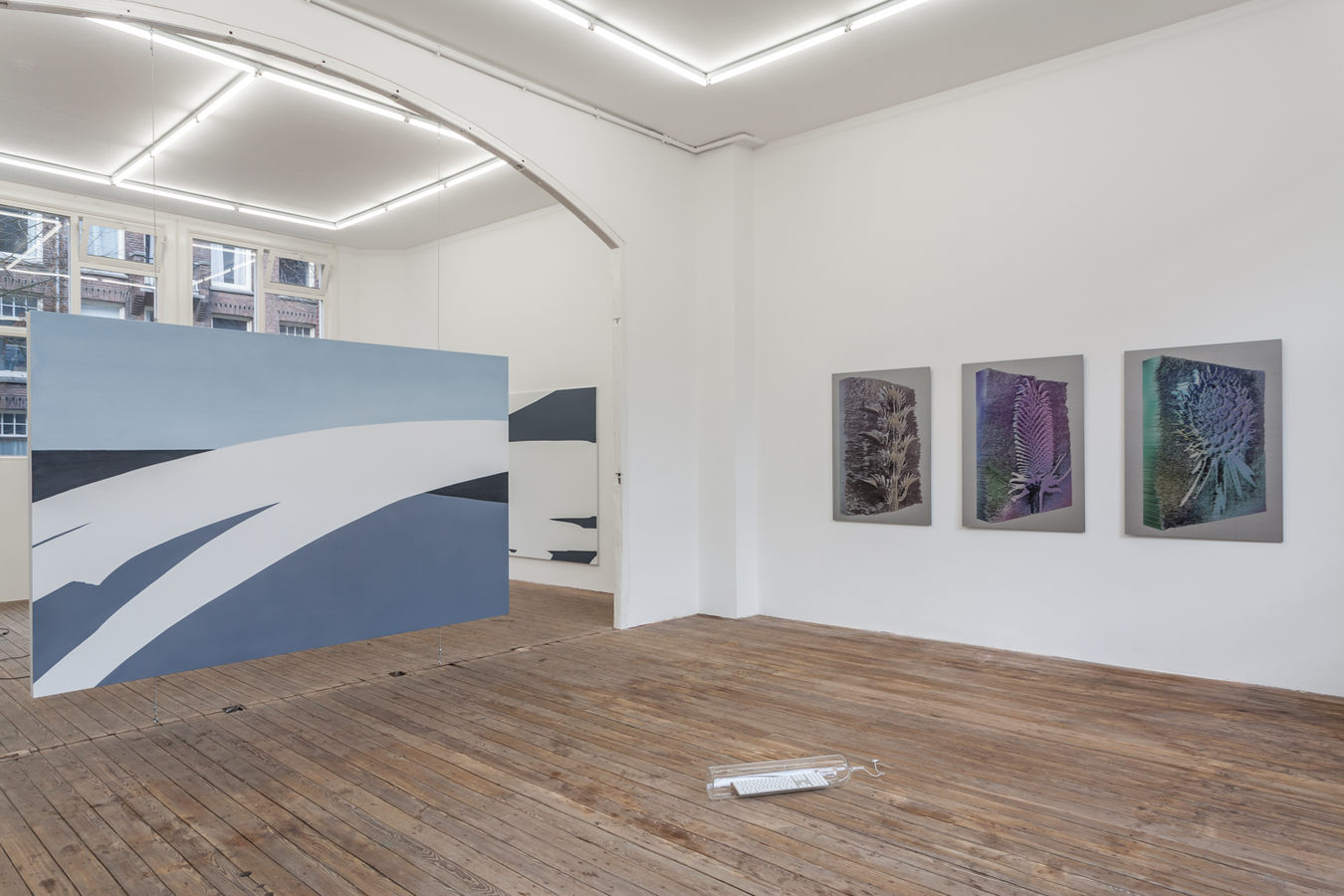 Installation view; Spiros Hadjidjanos, Sara Ludy, Priscilla Tea; Galerie Gabriel Rolt (1)