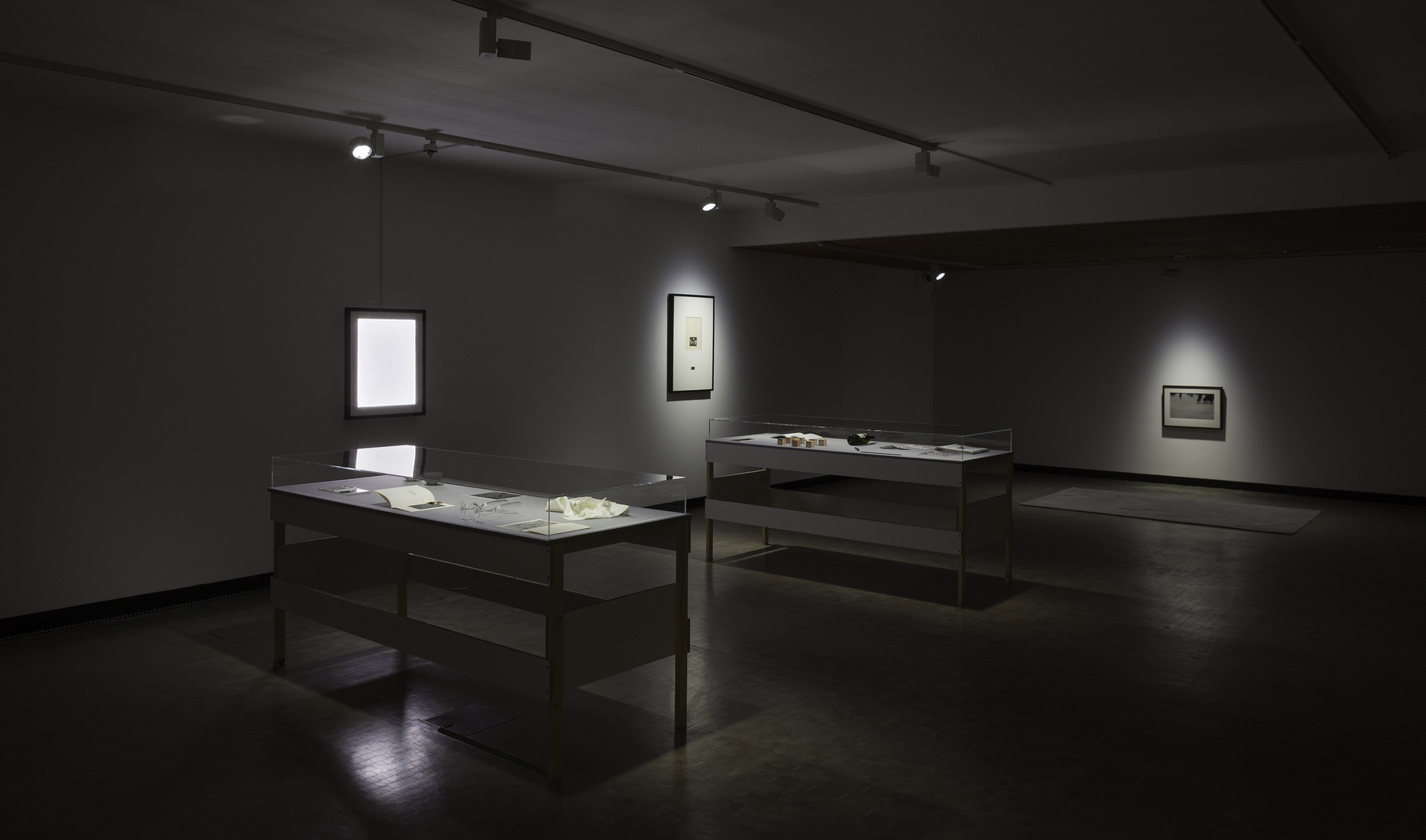 Installation-view-Individual-Stories-13