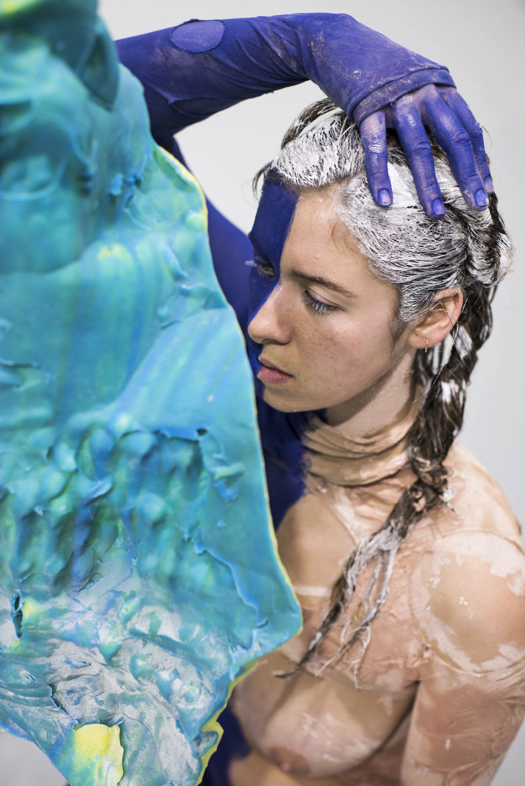 Donna Huanca - Scar Cymbals - performance 07.10.16 - Image Thierry Bal5