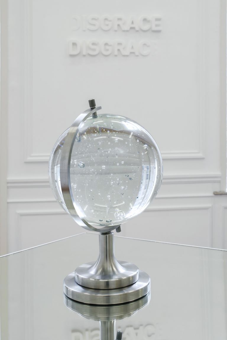 Melik Ohanian, Futuring (cosmos), 2011, Glass, Metal, Mirror, Glass Ball Ø 30 Cm, Pedestal And Mirror 100 X 100 X 100cm, 1 3 (02)