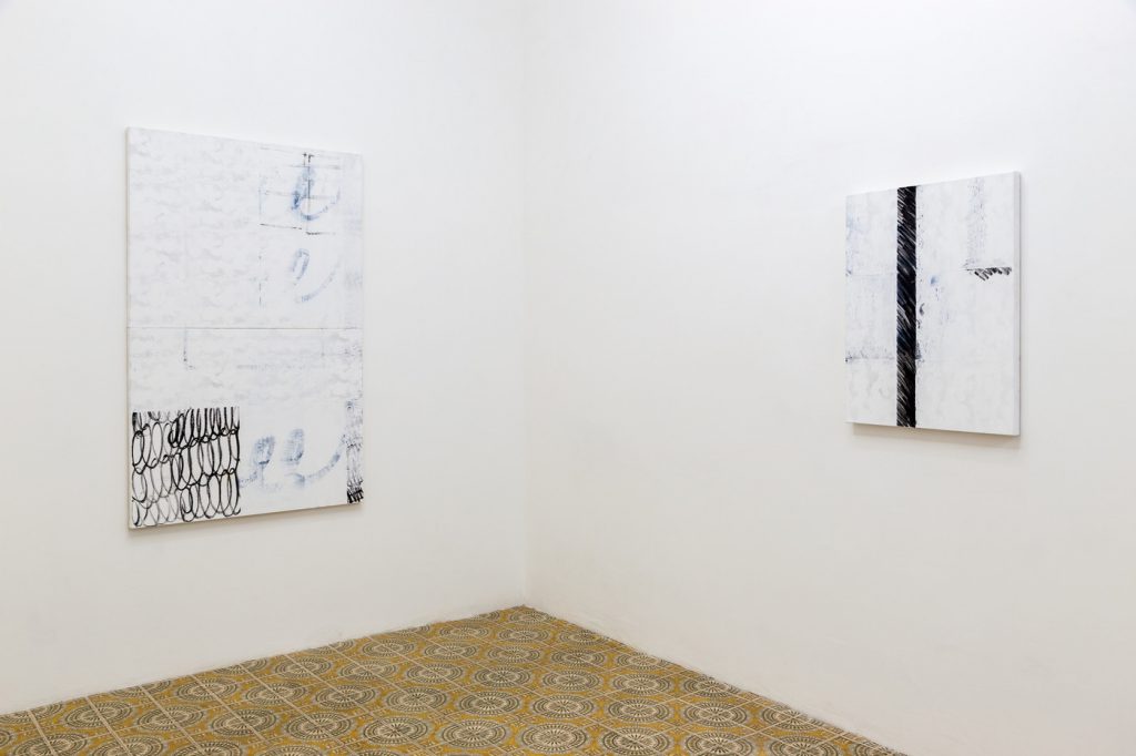 Daniel Davies at Acappella Art Viewer