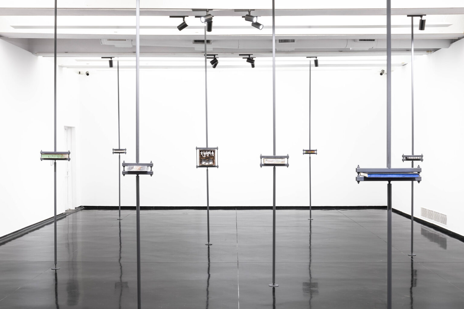 Foreedge Painting at MACRO Art Viewer