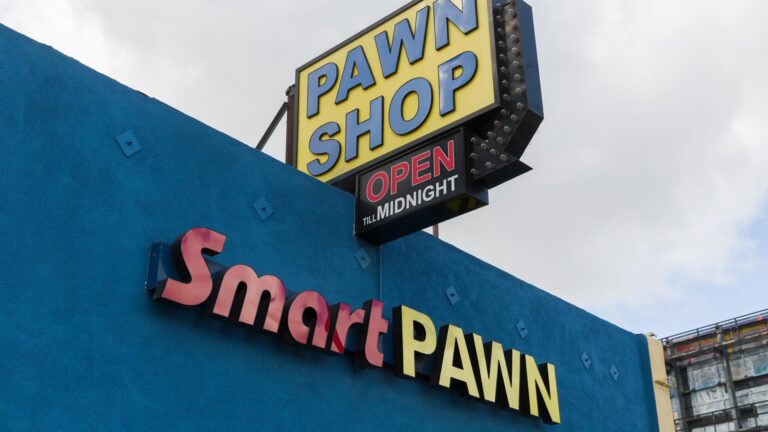 Smart Pawn At Sans Titre At 2627 Crenshaw Blvd 90016 (los Angeles) Cover