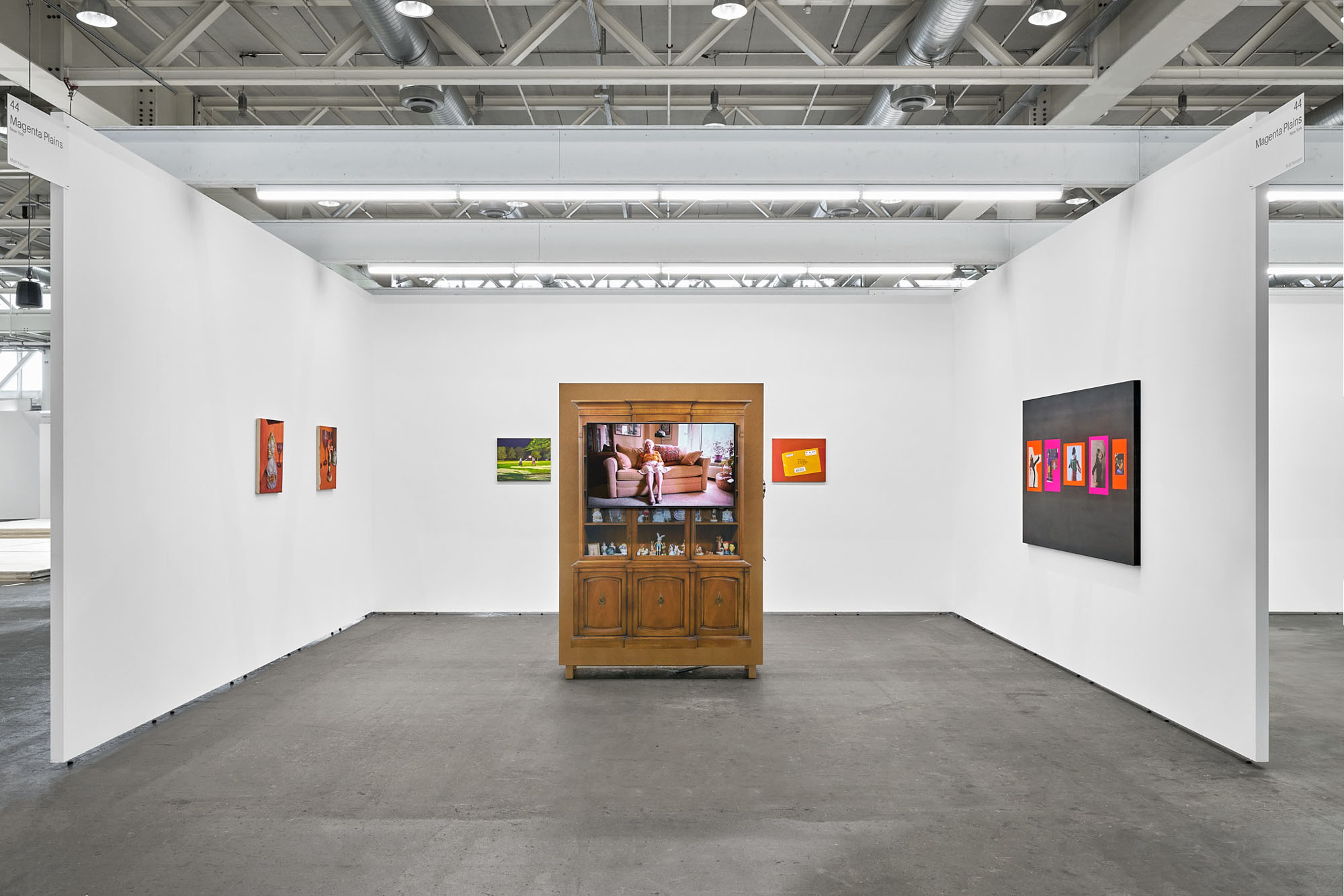 25graysc liste magentaplains 01 web