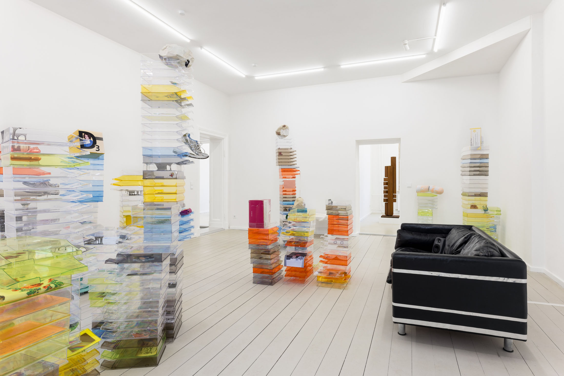 Dislocations—within reach at kunst raum mitte, berlin 1