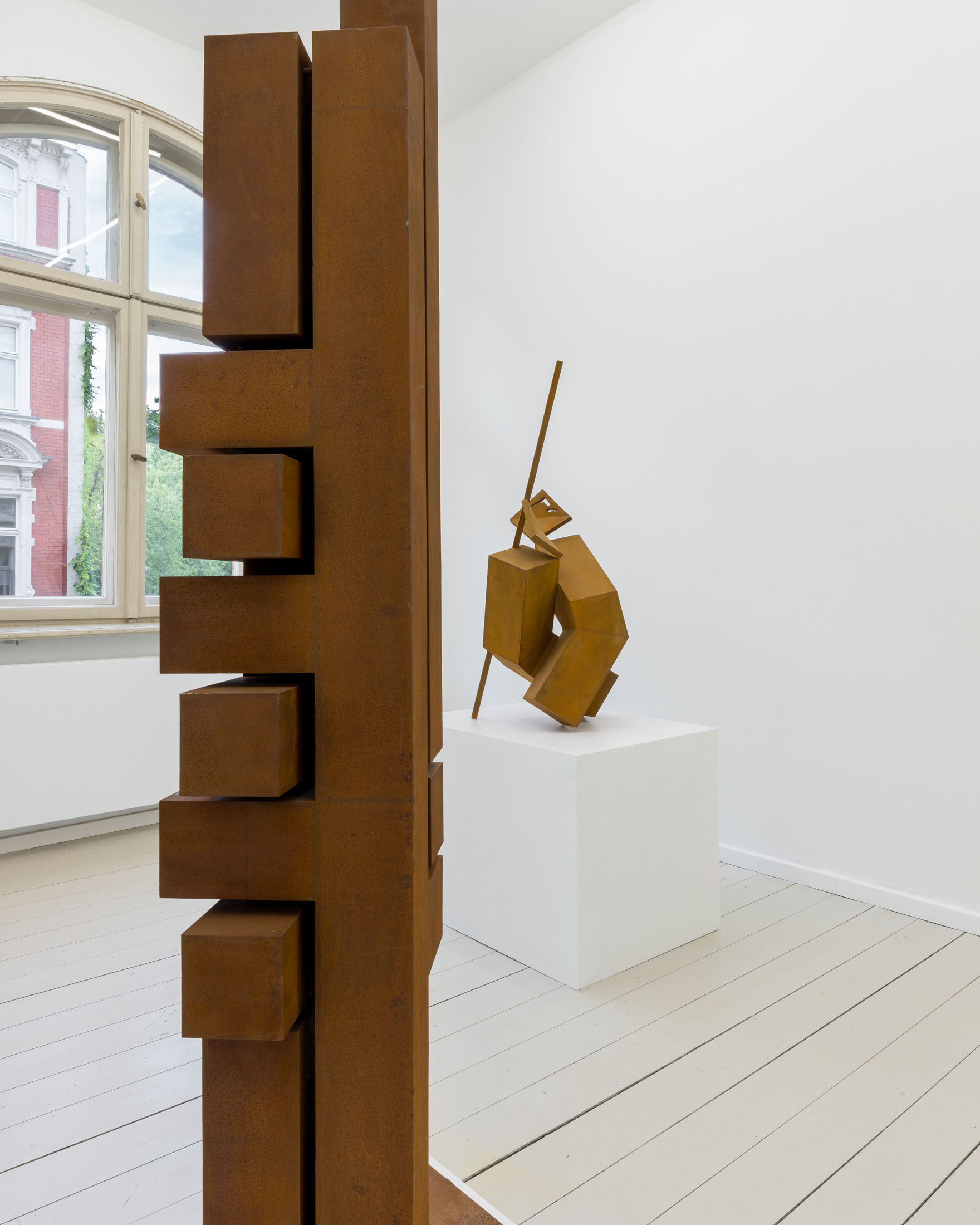 Dislocations—within reach at kunst raum mitte, berlin 10