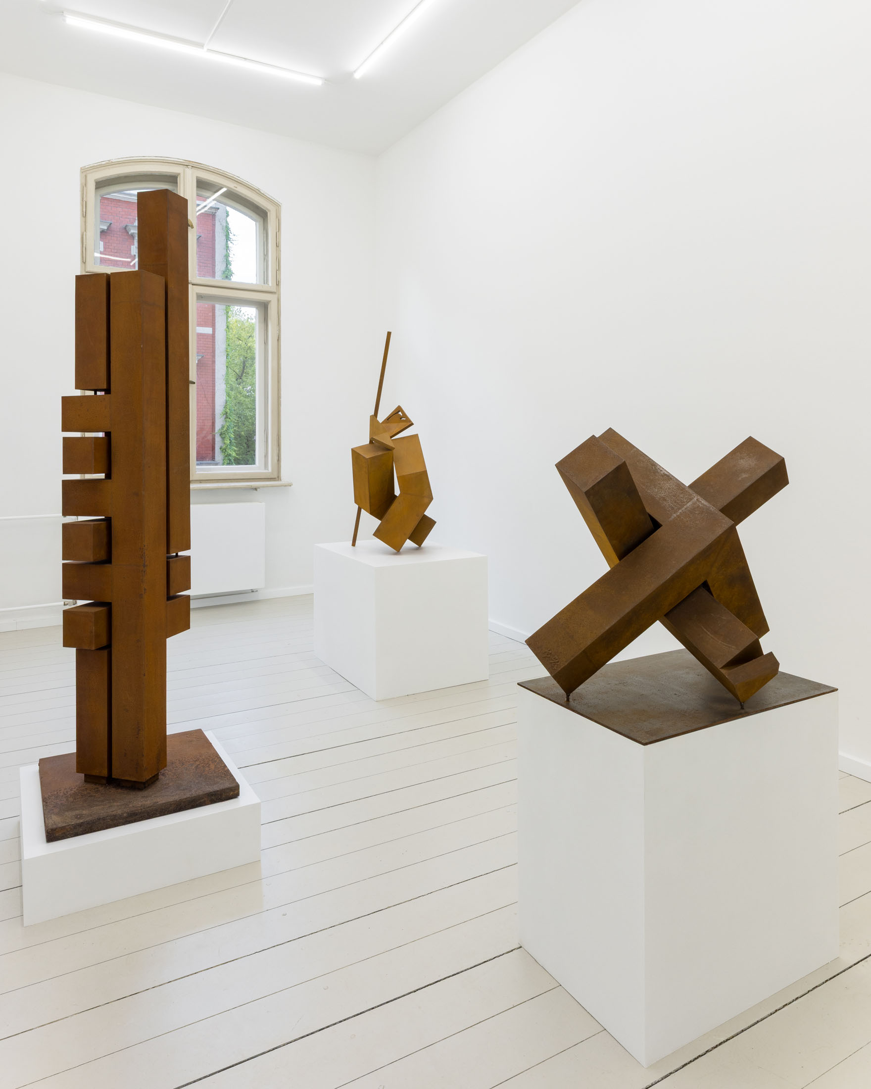 Dislocations—within reach at kunst raum mitte, berlin 9