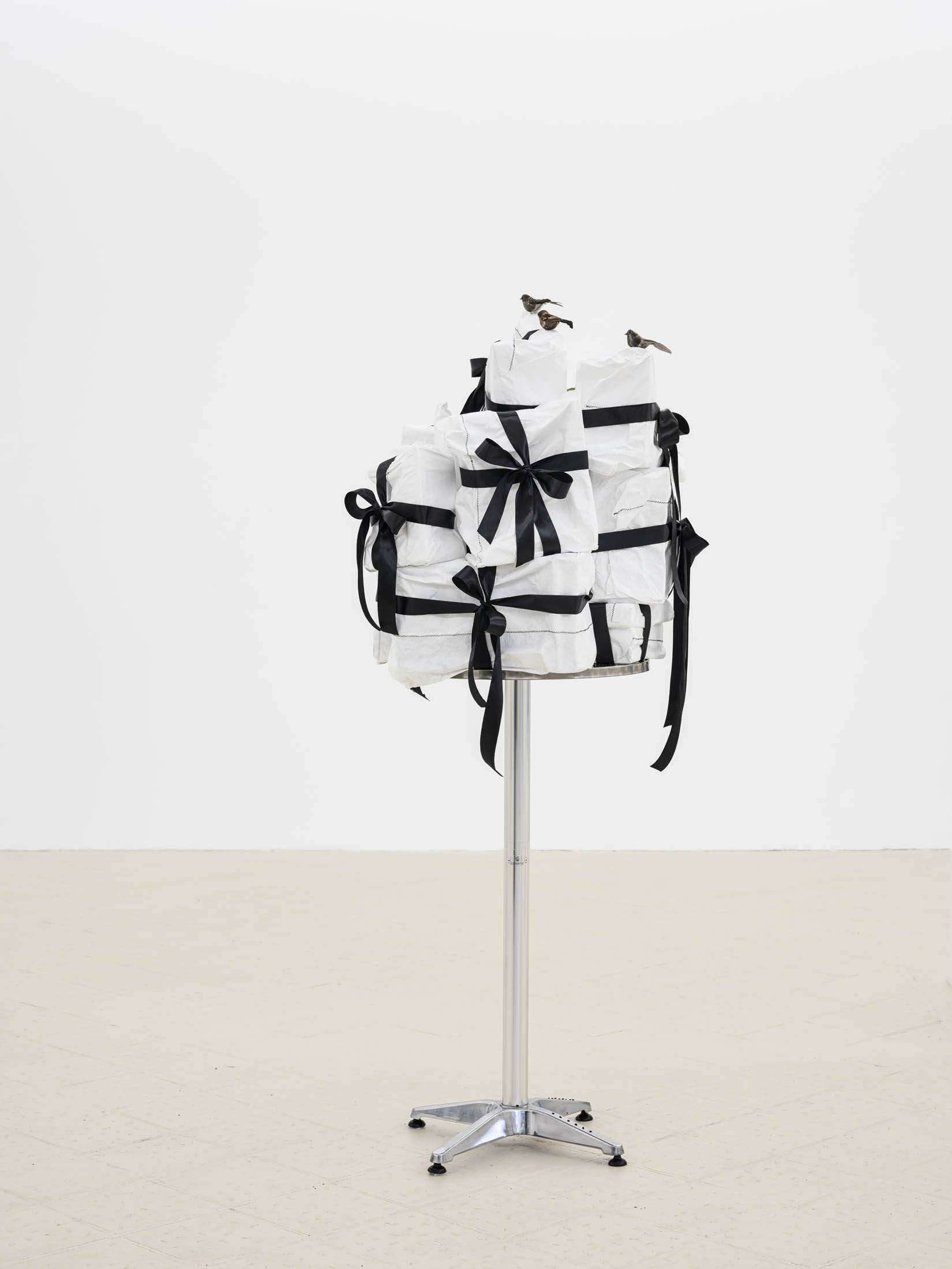 Someone is in my house at galerie lætitia gorsy, leipzig 6