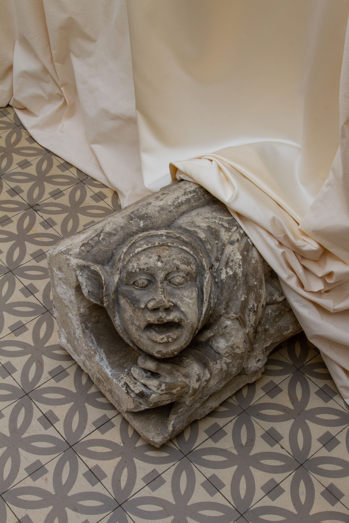 Jenna kaës at dispensaire jean v, musée dobrée, nantes 37