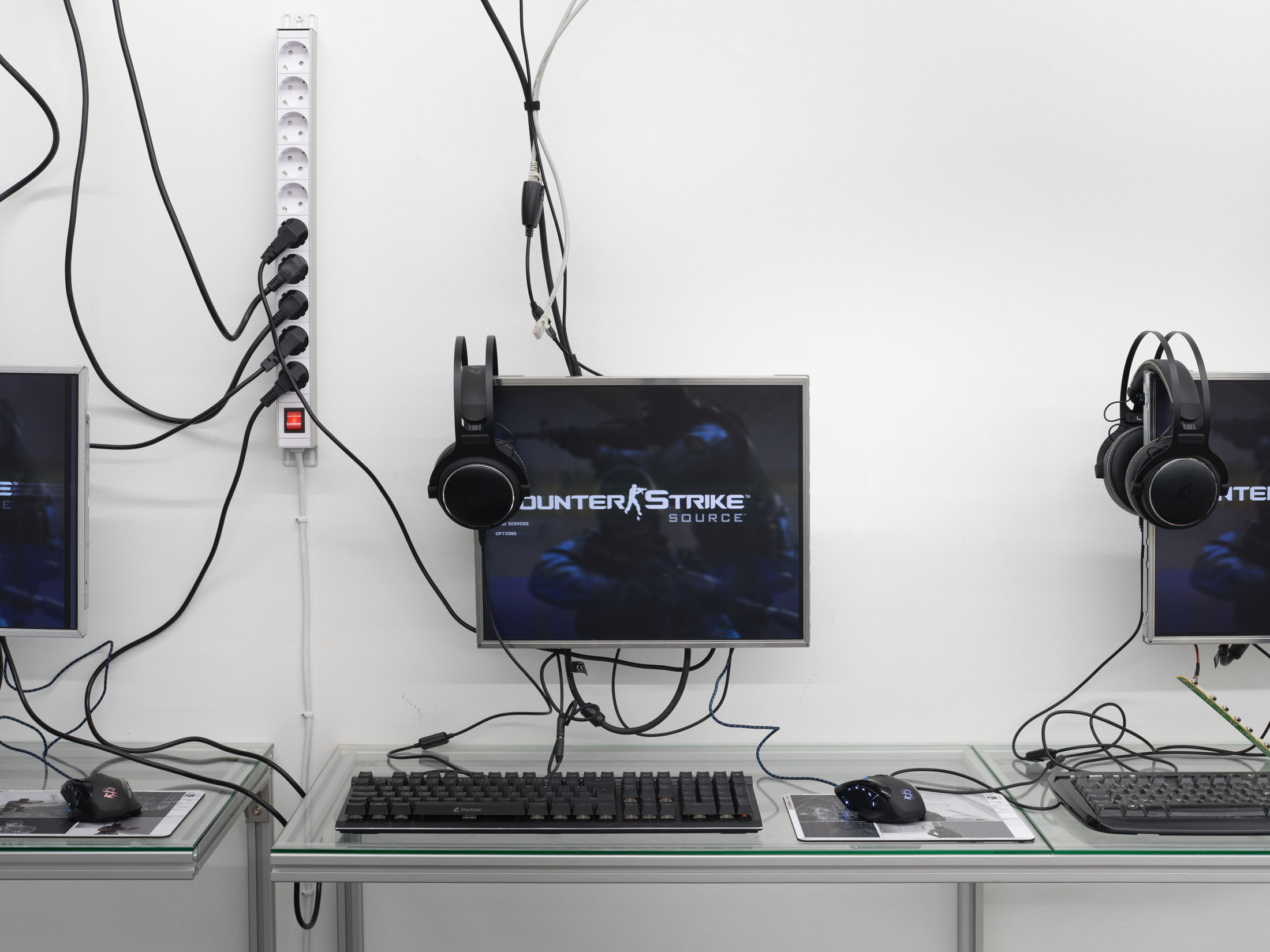 Brennan wojtyla at tick tack, antwerp 16