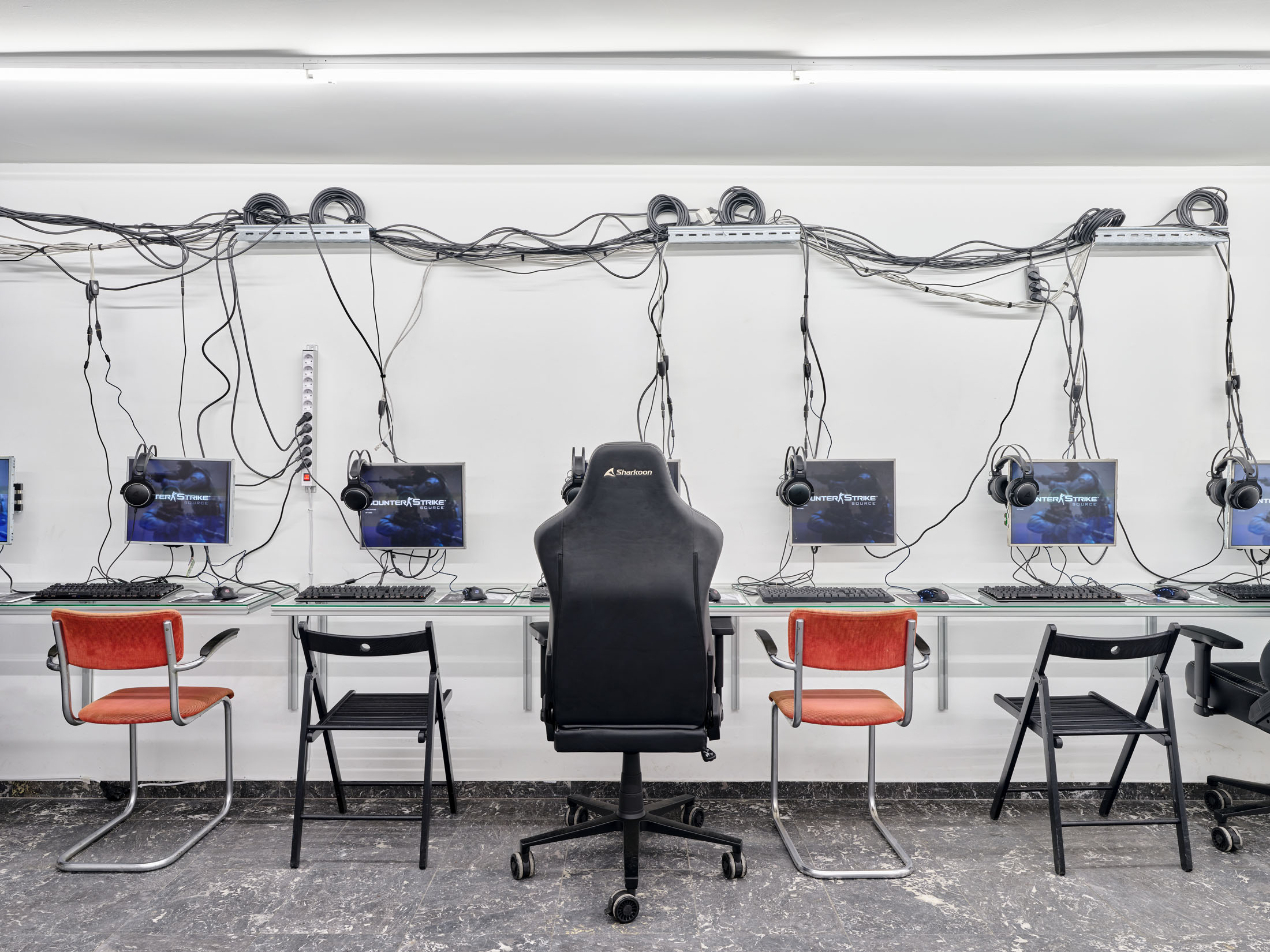 Brennan wojtyla at tick tack, antwerp 29