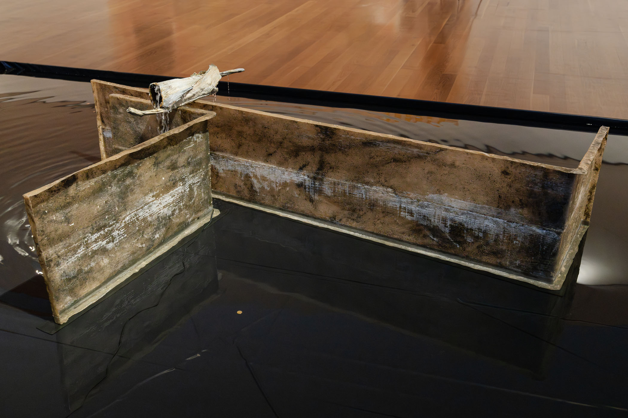 Lucid reverie – panorama of portuguese contemporary art at galeria municipal do porto 40