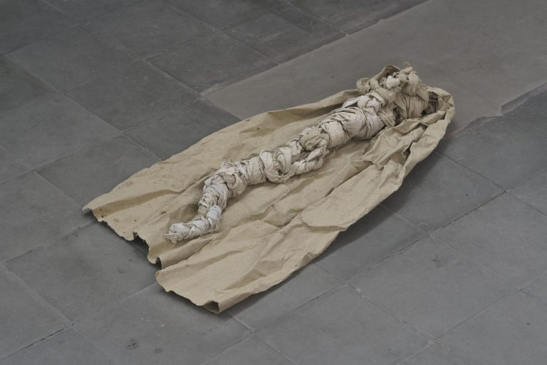 Hands, matter and memory at galería isabel hurley, malaga artwork 37