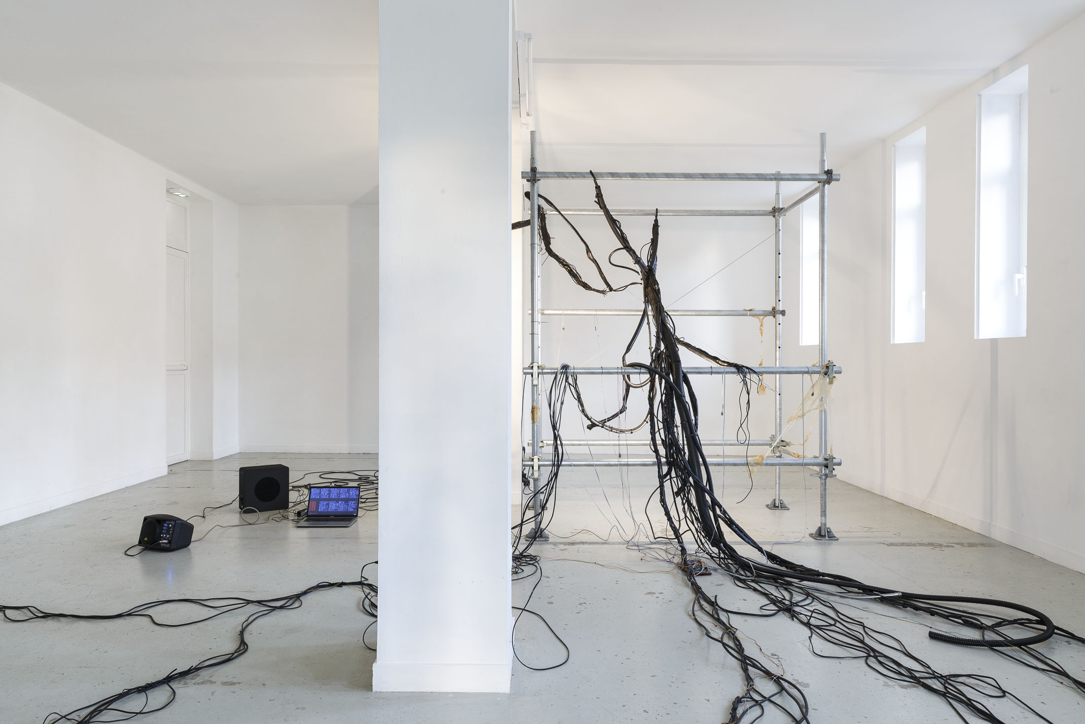 Adèle & emma leseigneur leullier at les bains douches, alençon 1