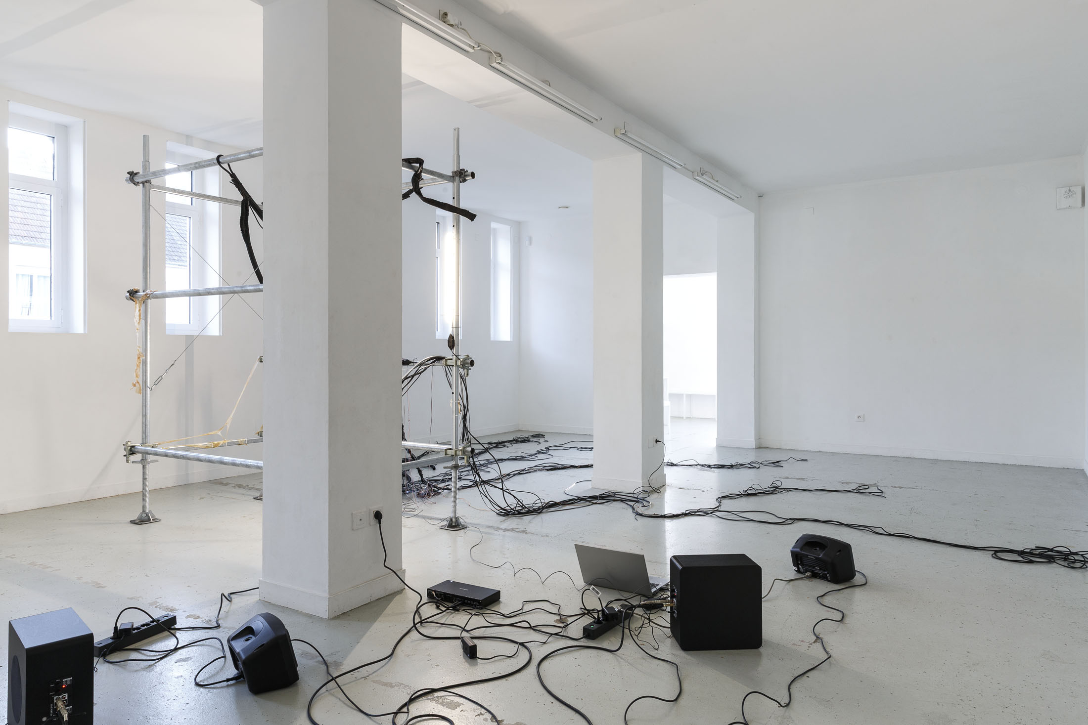 Adèle & emma leseigneur leullier at les bains douches, alençon 10