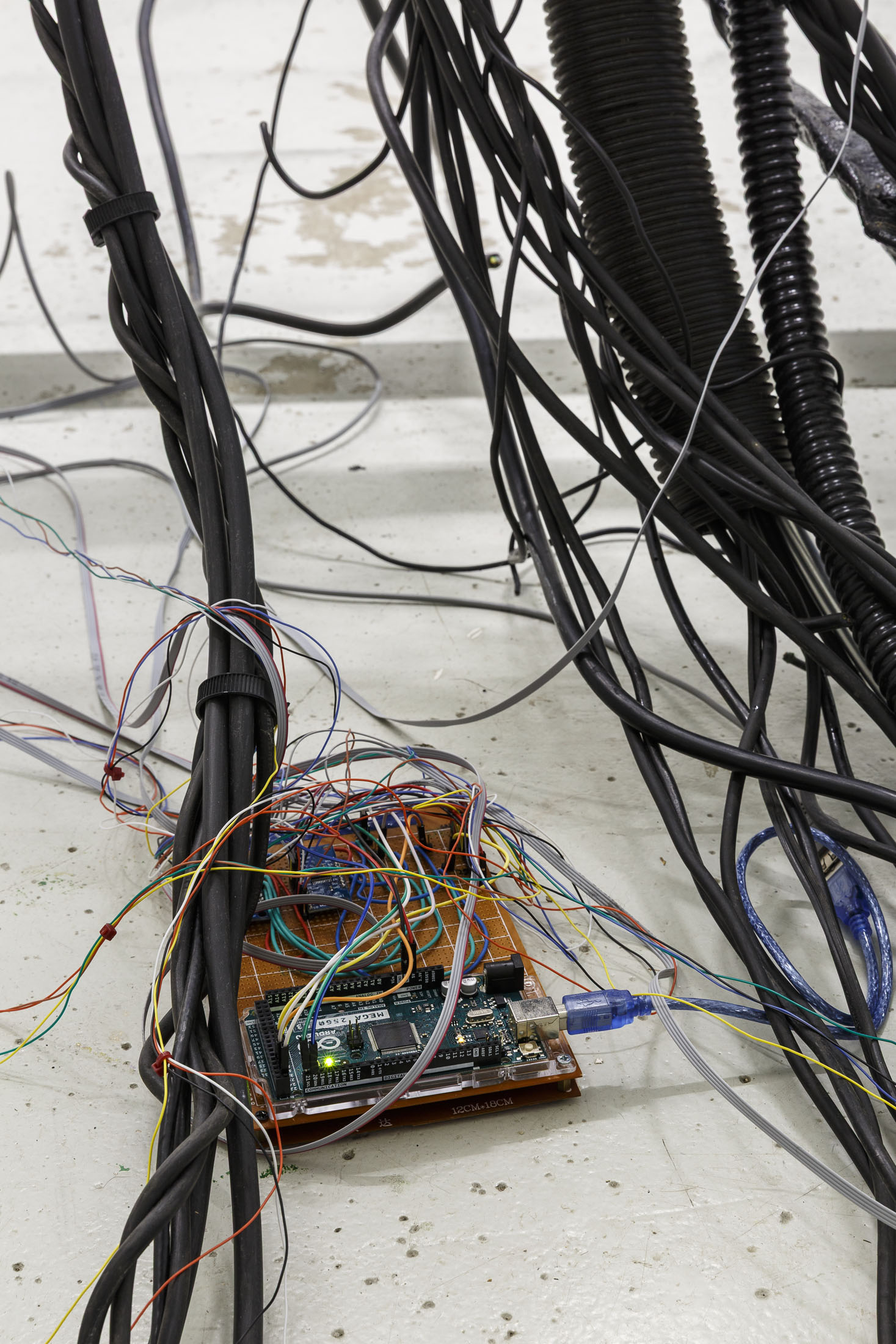 Adèle & emma leseigneur leullier at les bains douches, alençon 3