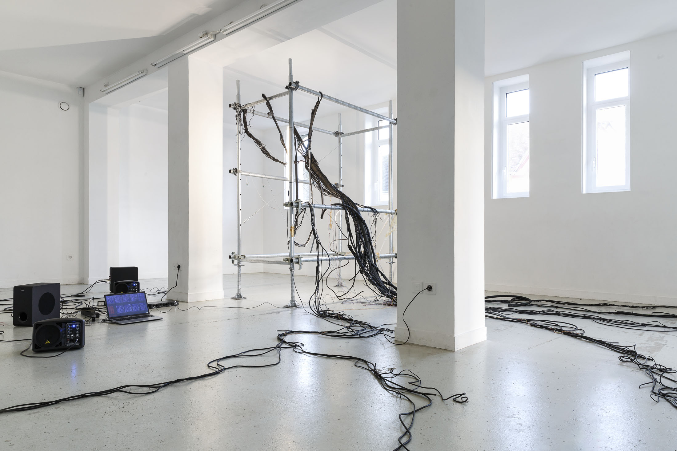 Adèle & emma leseigneur leullier at les bains douches, alençon 4