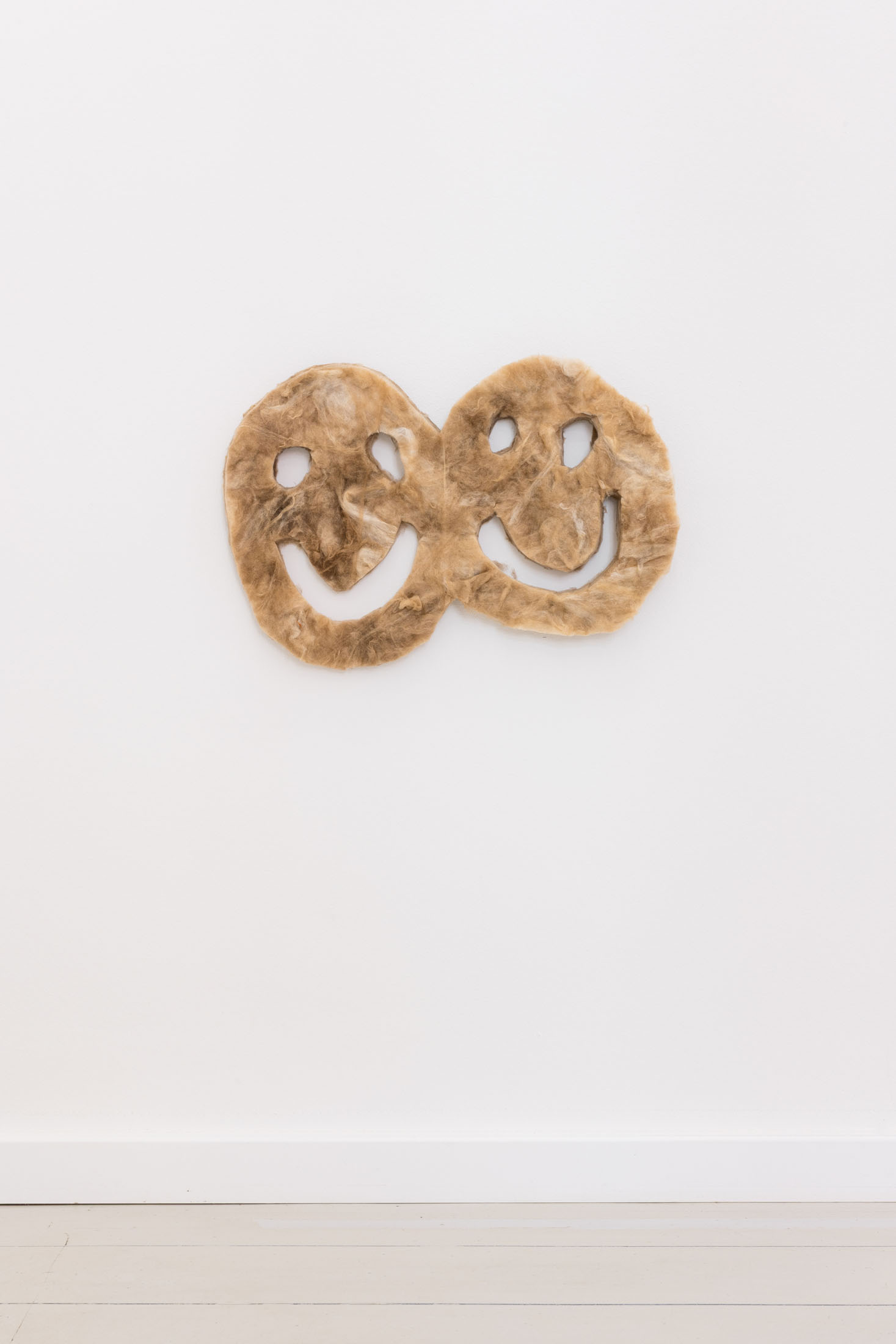 Dislocations—on the spot at kunst raum mitte, berlin 18