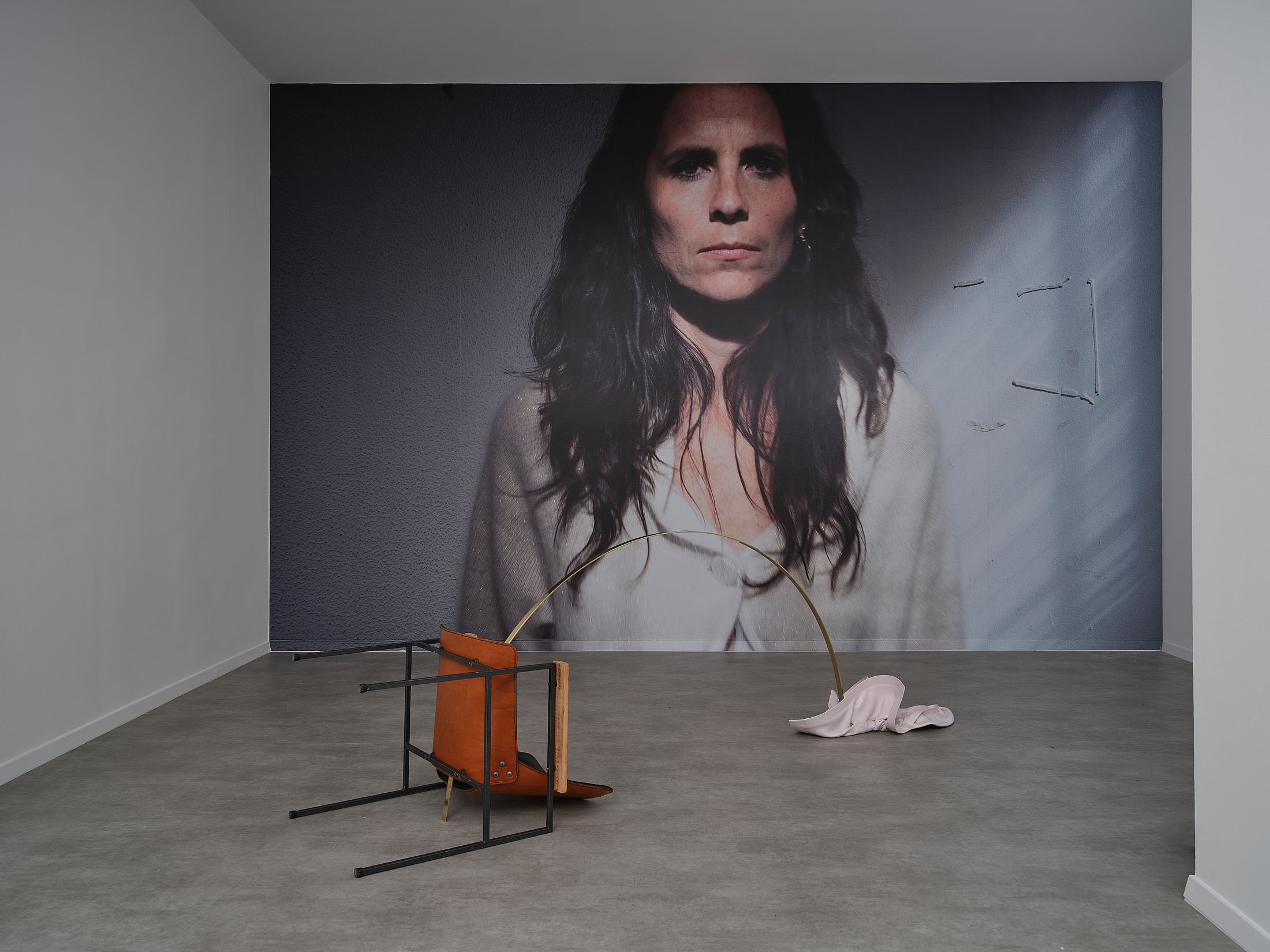 Dear father at trotoar gallery, zagreb 1