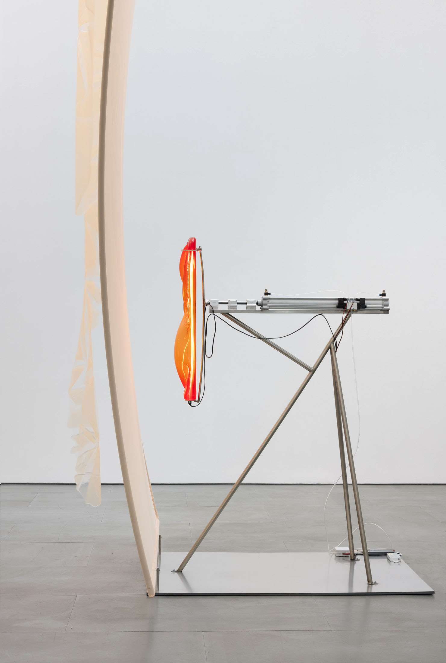 Pakui hardware at carlier | gebauer, berlin 8