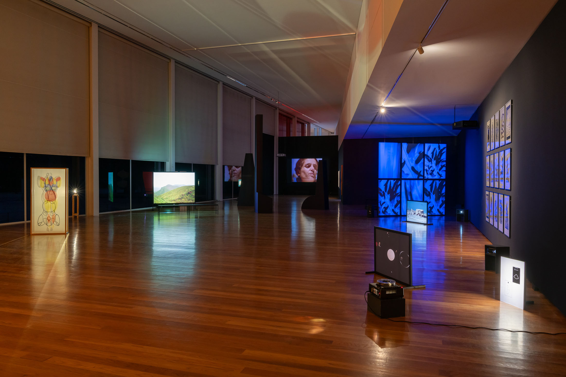 Mariana caló and francisco queimadela at galeria municipal do porto 16