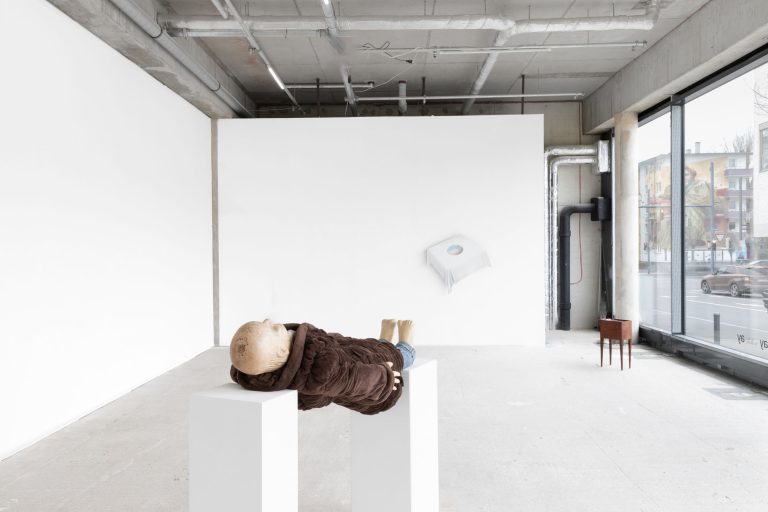 Call someone at ayayay, frankfurt 5