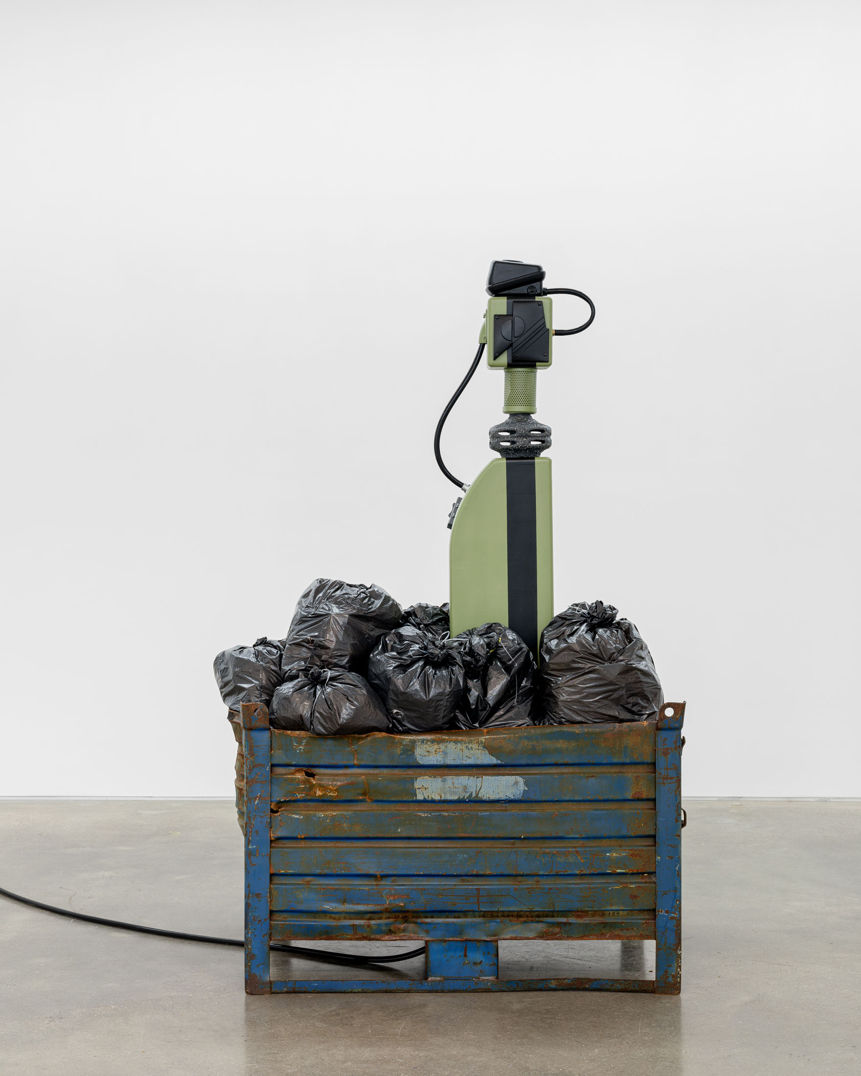 Galerie Derouillon As the veneer of democracy starts to fade curated by Clément Caballero FSRG6331 HD photo © Gregory Copitet