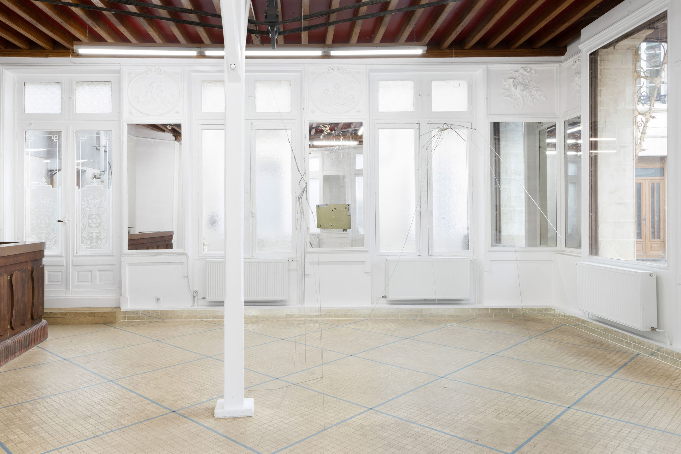 A Certain Distance at Café des Glaces, Tonnerre