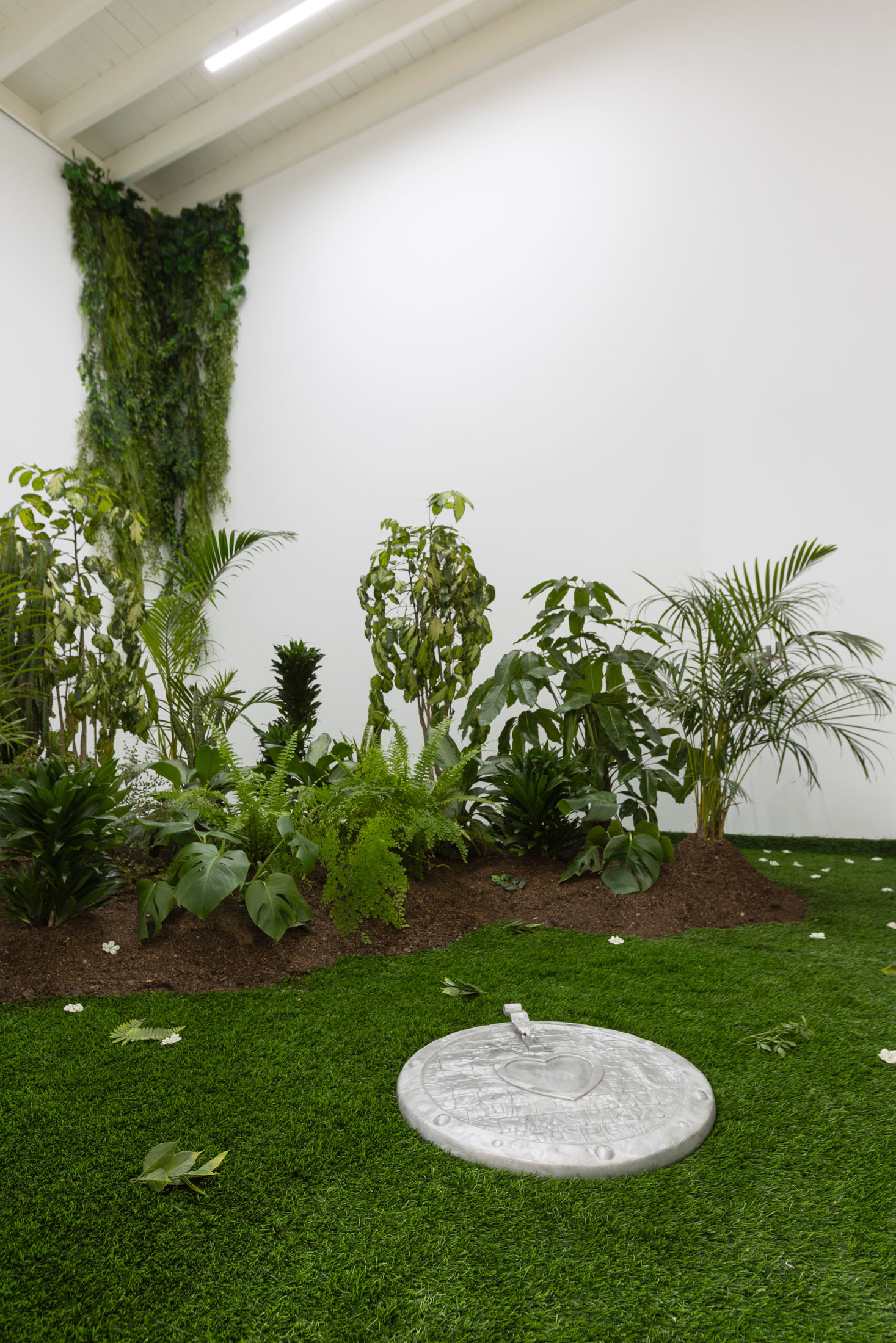 Andrea Ferrero at Galería Gato, Lima