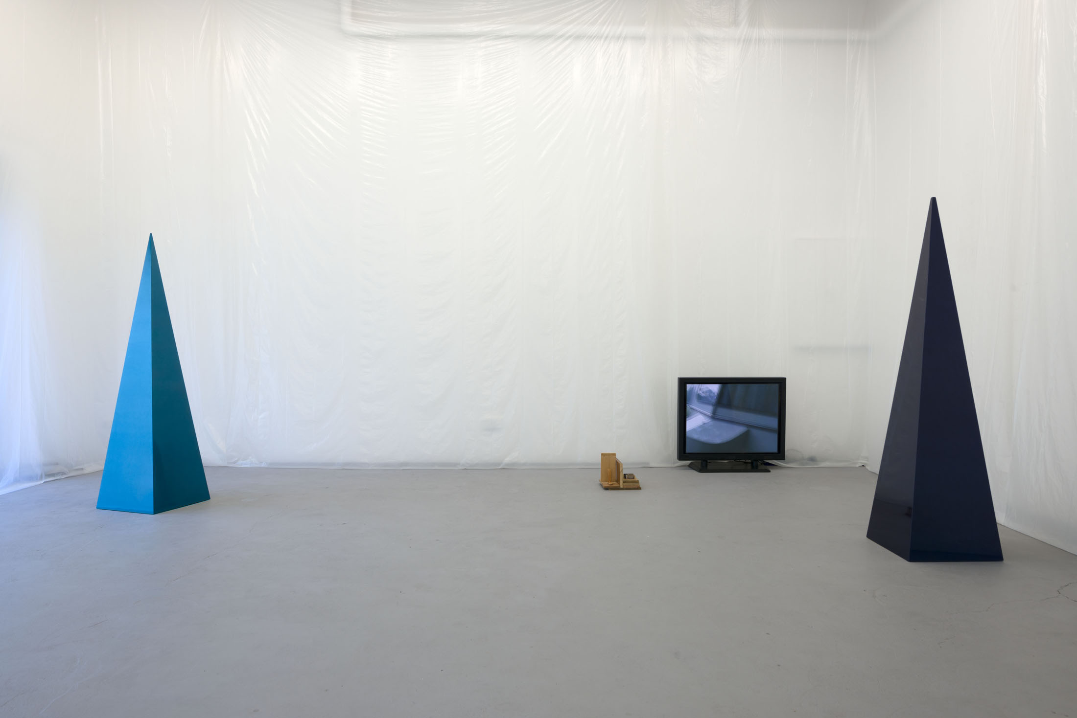 Horse & Sparrow at Neuer Essener Kunstverein, Essen