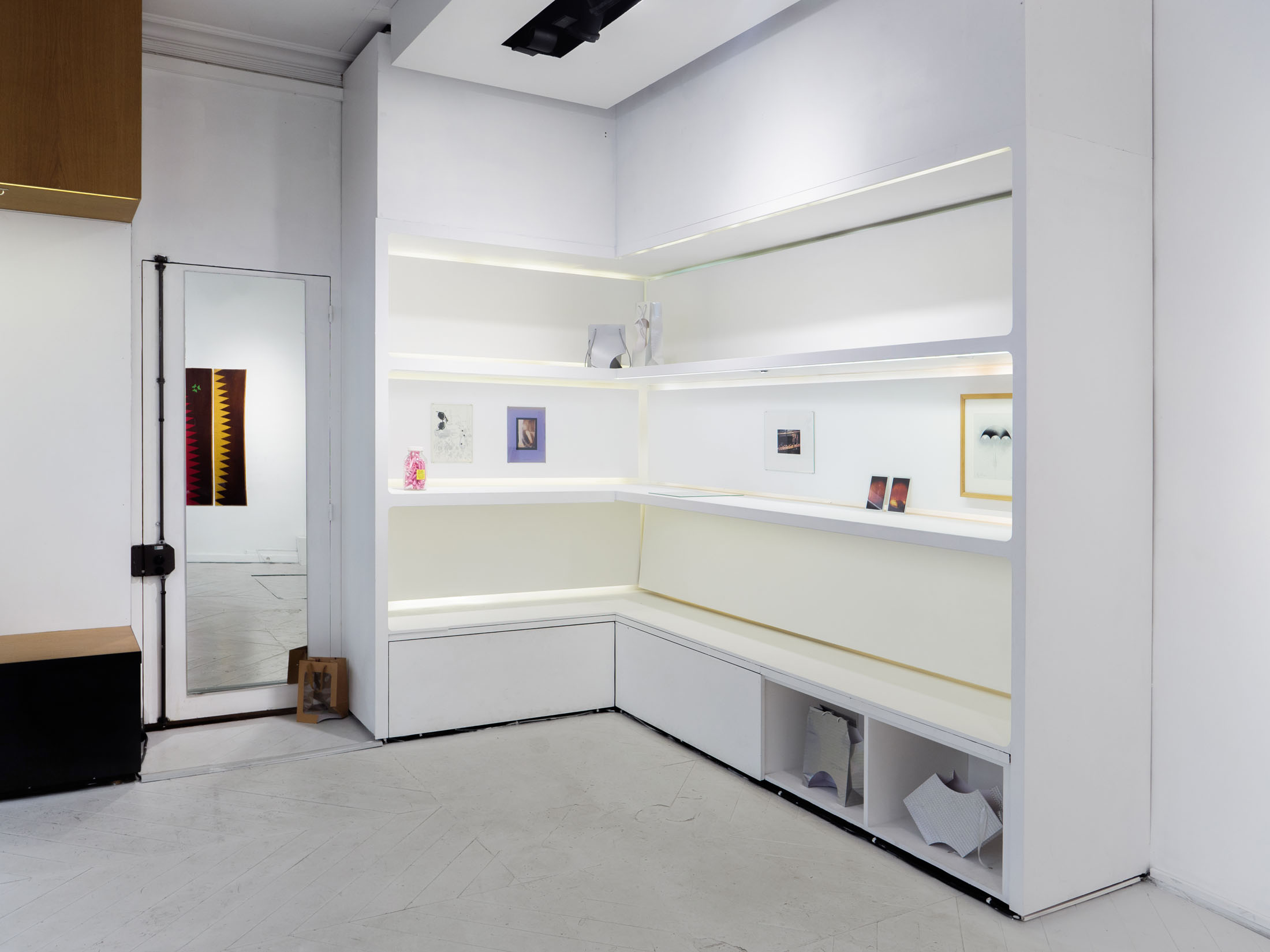 Rafael Sánchez & Sara MacKillop at Shmorévaz, Paris